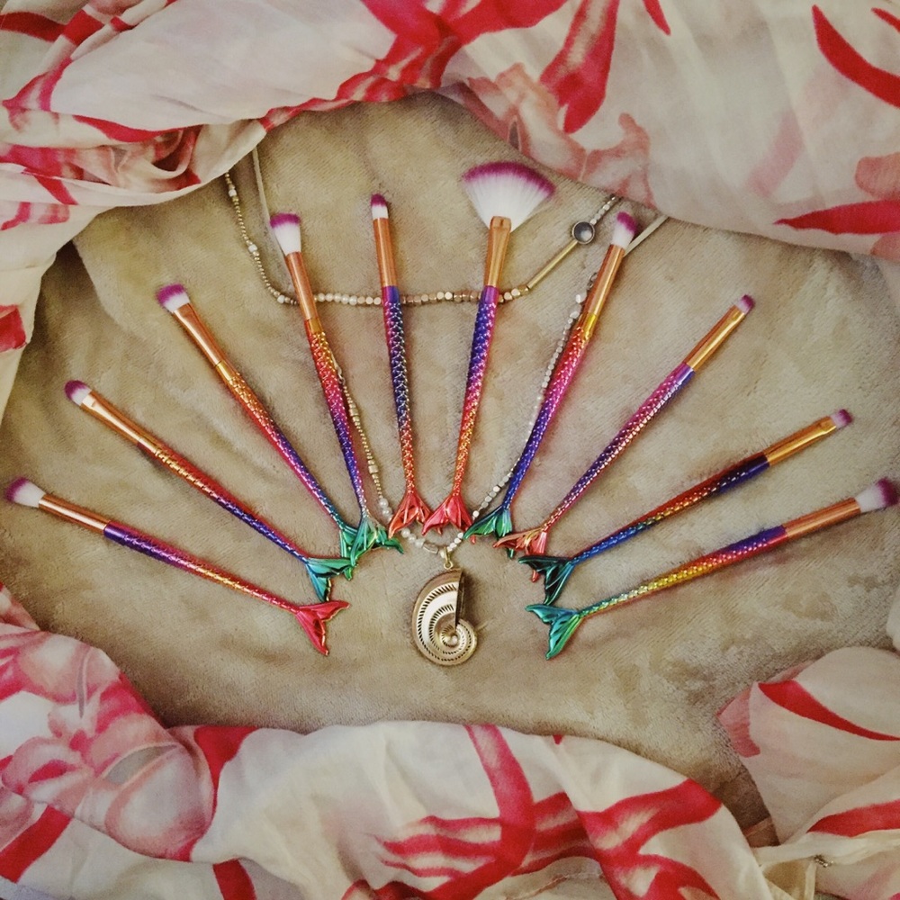 Mermaid Make Up Brush Set ( 10 piece )